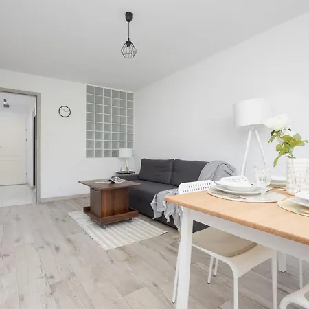Daire Bright Wola Ideal For Remote Work By Renters Varşova