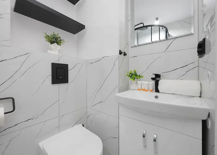 Bright Wola Ideal For Remote Work By Renters Apartament